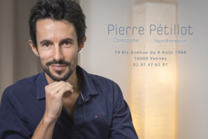 Pierre Pétillot, votre ostéopathe et hypnothérapeute à Vannes, spécialisé en Thérapie TLMR, douleurs chroniques, santé sexuelle et bien-être.